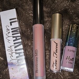 Lip Gloss Set with Pink and Nude Shades